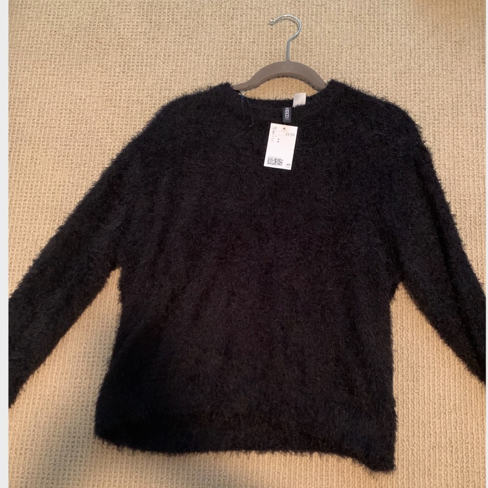 H&M black eyelash sweater NWT